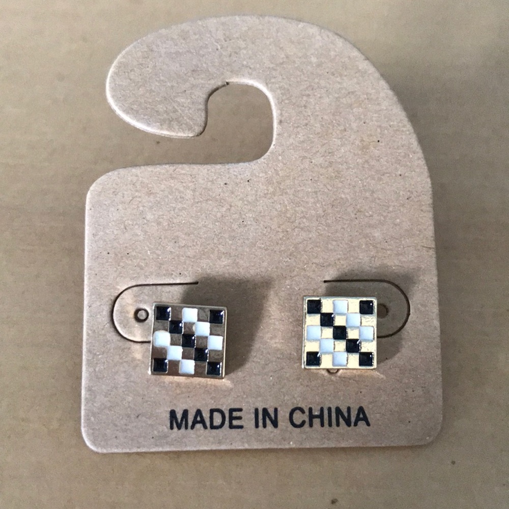 NWOT checkboard stud earrings